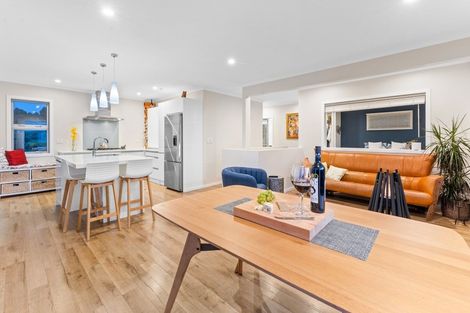 Photo of property in 2/17 Moffat Road, Red Beach, 0932