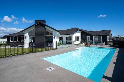 Photo of property in 12 Mike Smith Drive, Cambridge, 3434