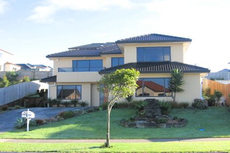 Photo of property in 16 Chieftain Rise, Goodwood Heights, Auckland, 2105
