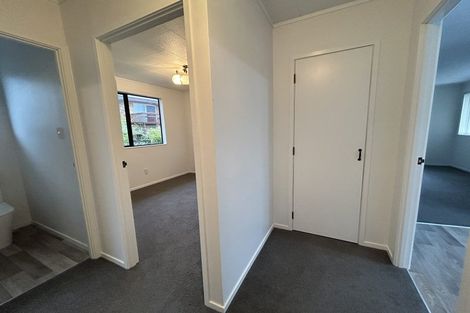 Photo of property in 14 Chablis Place, Henderson, Auckland, 0612