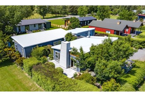 Photo of property in 6 Ryton Place, Lake Coleridge, 7572