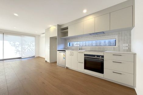 Photo of property in 2/51 Yeovil Road, Te Atatu Peninsula, Auckland, 0610