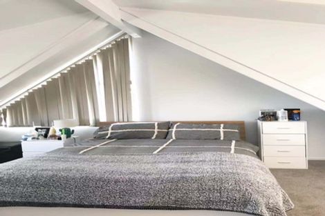 Photo of property in 12 Greville Road, Pinehill, Auckland, 0632