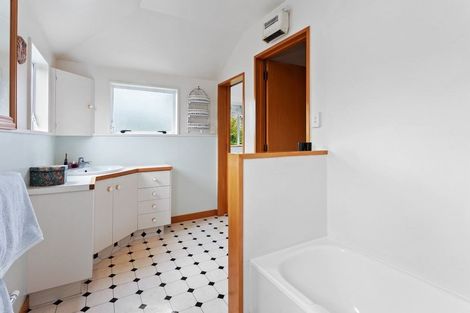 Photo of property in 2/38 Dover Street, St Albans, Christchurch, 8014