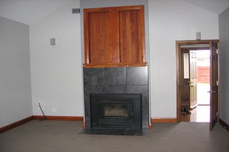 Photo of property in 70 Parnell Heights, Kelvin Grove, Palmerston North, 4414