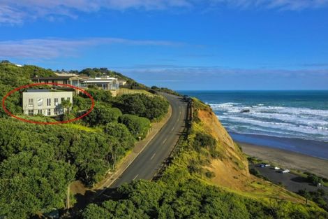 Photo of property in 40 Waitea Road, Muriwai, Waimauku, 0881