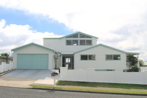 Photo of property in 424 Onemana Drive, Onemana, Whangamata, 3691