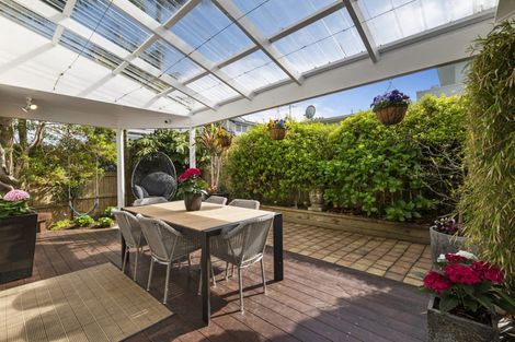 Photo of property in 61 Palmerston Road, Birkenhead, Auckland, 0626