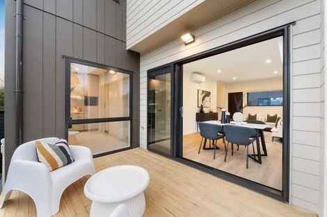 Photo of property in 2/29 Brandon Road, Glen Eden, Auckland, 0602