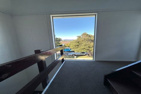 Photo of property in 112 Akaroa Drive, Maupuia, Wellington, 6022