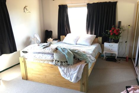 Photo of property in 15 Van Dyke Place, West Harbour, Auckland, 0618