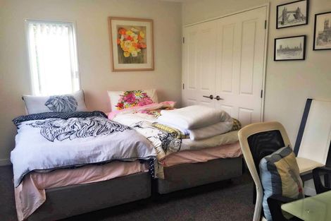 Photo of property in 9 Trotting Terrace, Fairview Heights, Auckland, 0632