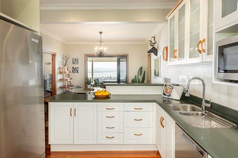 Photo of property in 8 Lambton Road, Hospital Hill, Napier, 4110