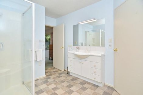 Photo of property in 395 Yaldhurst Road, Russley, Christchurch, 8042