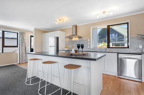 Photo of property in 9 Bankview Place, Amberley, 7410