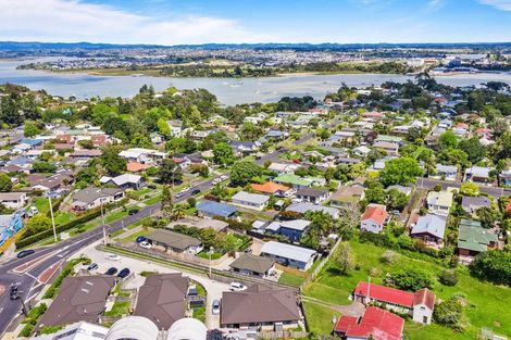 Photo of property in 94a Beach Haven Road, Beach Haven, Auckland, 0626