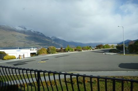 Photo of property in 49 Cedar Drive, Kelvin Heights, Queenstown, 9300