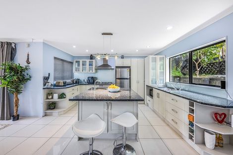 Photo of property in 86 San Marino Drive West, Henderson, Auckland, 0612