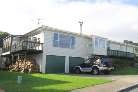 Photo of property in 2 Naver Place, Papakowhai, Porirua, 5024