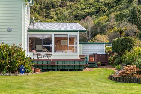 Photo of property in 28 Belvue Bay Road, Havelock, Picton, 7281