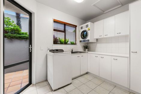 Photo of property in 37 Clyside Avenue, Half Moon Bay, Auckland, 2012