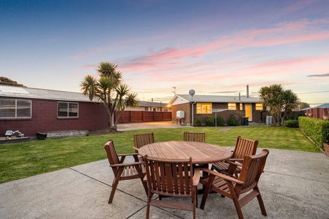 Photo of property in 88 Farquhars Road, Redwood, Christchurch, 8051