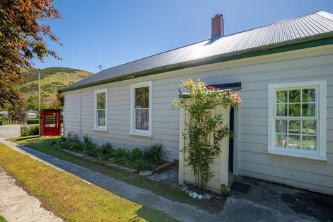 Photo of property in 1673 Teviot Road, Millers Flat, Roxburgh, 9572