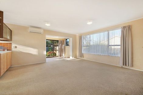 Photo of property in 2/13 Northall Road, New Lynn, Auckland, 0600
