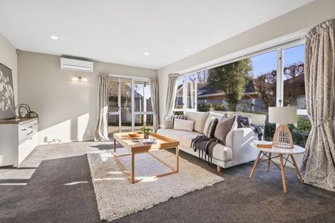 Photo of property in 2 Hatfield Place, Avonhead, Christchurch, 8042