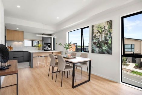 Photo of property in 19 Papatahi Lane, Flat Bush, Auckland, 2019