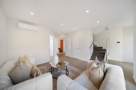 Photo of property in 3 Taipahitini Road, Rosehill, 2113