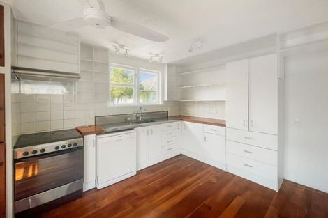 Photo of property in 30 Douglas Crescent, Fairfield, Hamilton, 3214