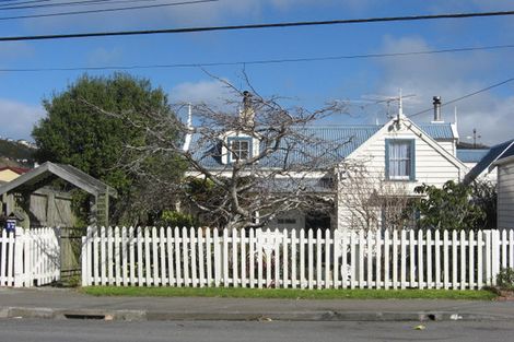 Photo of property in 17 Parkvale Road, Karori, Wellington, 6012