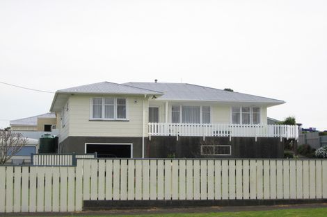 Photo of property in 103 Domett Street, Waitara, 4320