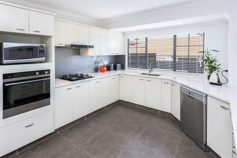 Photo of property in 8 Highgate Place, Somerville, Auckland, 2014