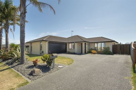 Photo of property in 72 Carrington Drive, Papamoa Beach, Papamoa, 3118