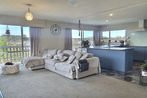 Photo of property in 10 Leeton Drive, Waipukurau, 4200