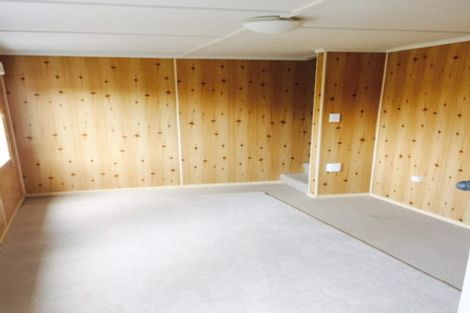 Photo of property in 61 Mellons Bay Road, Mellons Bay, Auckland, 2014