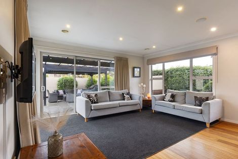 Photo of property in 37 La Lena Grove, Fitzherbert, Palmerston North, 4410