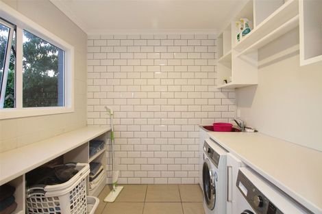 Photo of property in 5 Vela Place, Clarks Beach, 2122