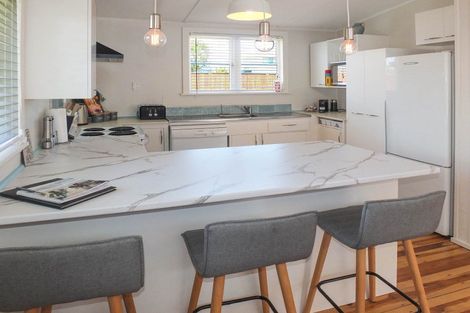 Photo of property in 1 Andresen Street, Foxton Beach, Foxton, 4815