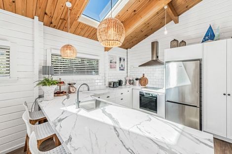 Photo of property in 11 Swindells Road, Waikuku Beach, 7473