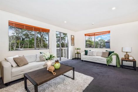 Photo of property in 14 Capilano Place, Glenfield, Auckland, 0629
