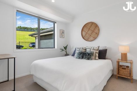 Photo of property in 56 Whakaturou Crescent, Pyes Pa, Tauranga, 3112