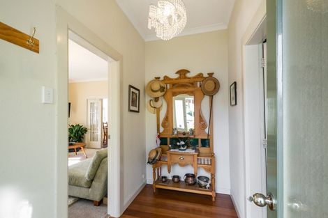 Photo of property in 5 Fitzroy Road, Bluff Hill, Napier, 4110