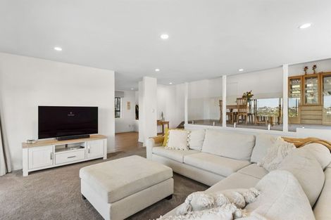 Photo of property in 2/53 Seaton Road, Murrays Bay, Auckland, 0630