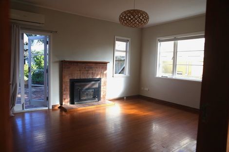Photo of property in 8 Niccol Avenue, Narrow Neck, Auckland, 0624