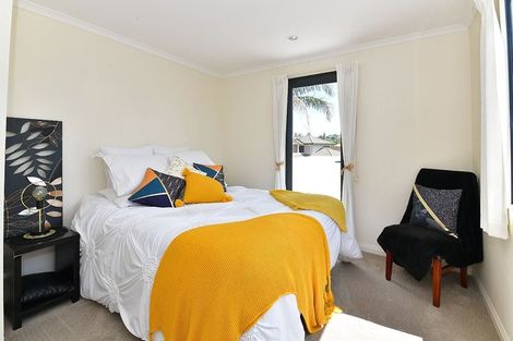 Photo of property in 8 Hobie Court, West Harbour, Auckland, 0618