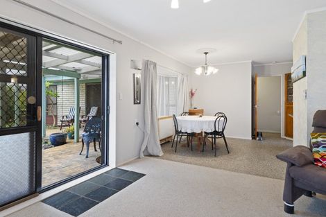 Photo of property in 8 Godwit Place, Waiuku, 2123