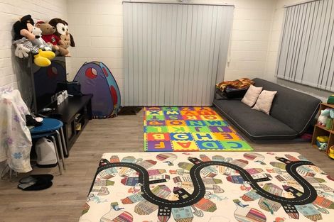 Photo of property in 9 Braund Place, Glenfield, Auckland, 0629